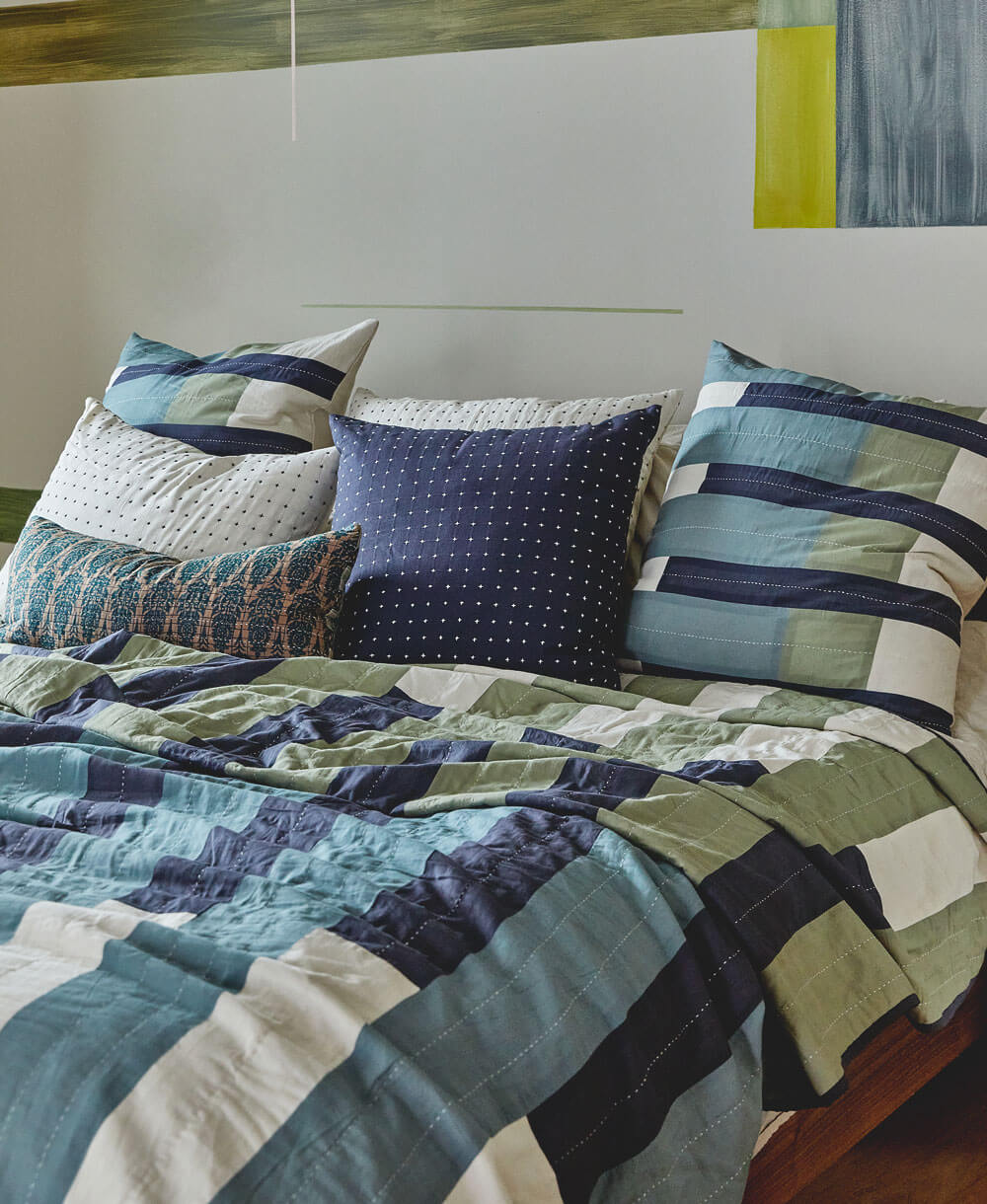 Offset Patchwork Quilt Bedding - Image 4